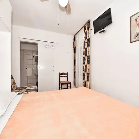 Apartment Tino-2 By Interhome Pag Town